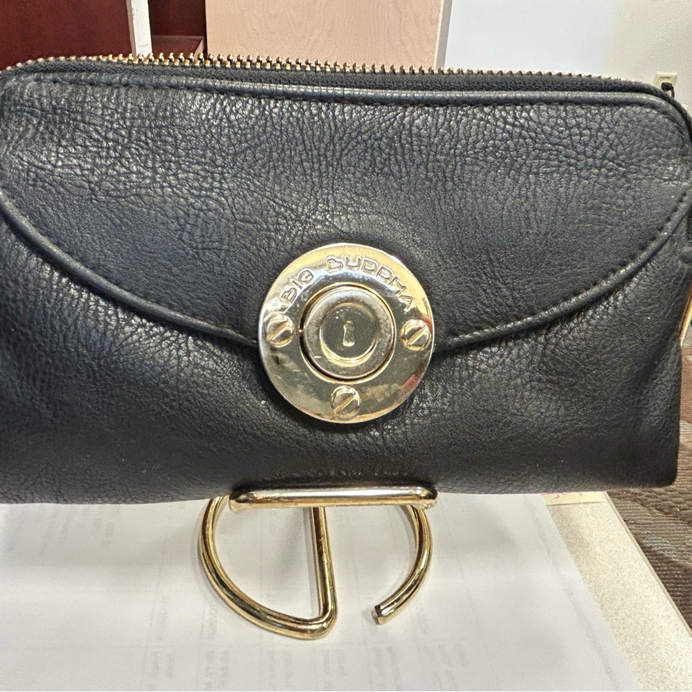 Big Buddha pre-owned Black Vegan Leather Clutch Wallet Zipper Closure